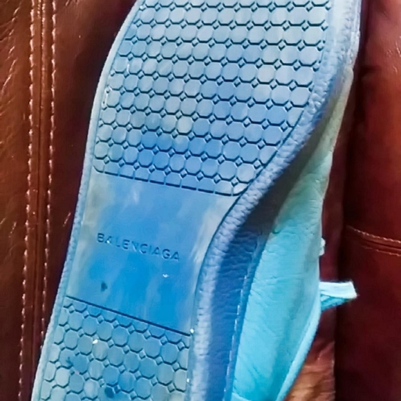 Balenciagas low tops - Picture 6 of 6